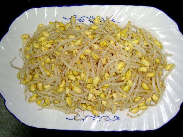 Seasoned soybean sprouts